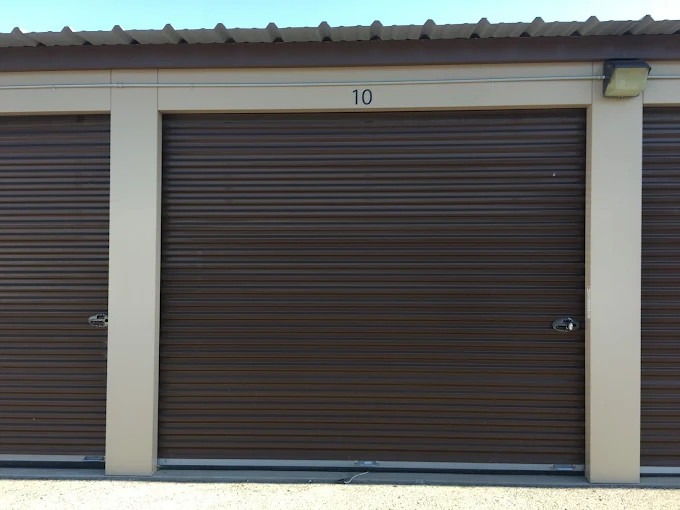 A clean drive-up unit