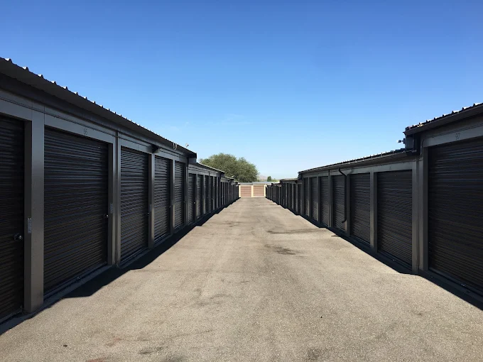 Storage aisle
